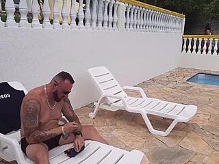 FUDENDO DUAS GOSTOSAS NA BEIRA DA PISCINA - DIANA SMITH - DNOX BRAZIL