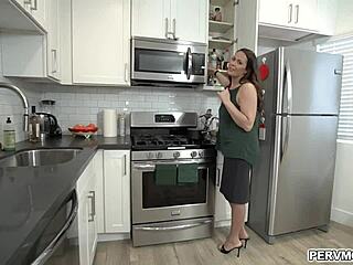 Elexis Morgan Sucks Tony's Cock and Offers Her Pussy for Deep Pounding