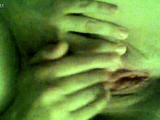 Girlfriend fingering wet pussy passionately!