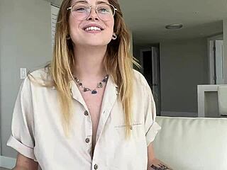 Tomboy Lucy Foxx Proves She's Straight in Fantasy