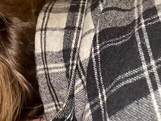 Cornos veem amantes traidores no carro com papo sujo e gemidos engasgados