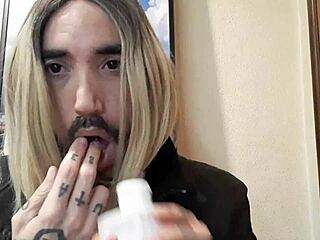 Melvin C explores gay travestismo with that monster big cock vibe