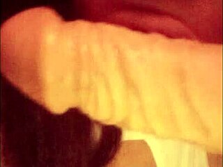 Wife Plays Solo With 22cm Dildo