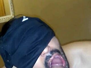 mamando o amigo até gozar 😏