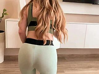 Paid Courier With Wild Blowjob and Hard Sex.