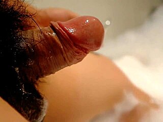 Ei, quer ver essa putinha do chuveiro apanhar forte de cosplay?