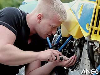 Magical Licie C Gives Hardcore Blowjob On Cam