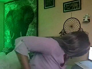 Naejae Rubs Her Wet Twat Watching Lesbian Action 😜