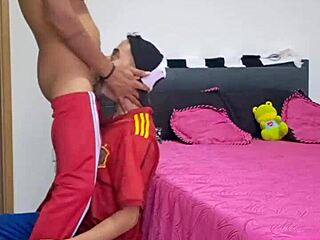 Sexo gay pantalon adidas 😎