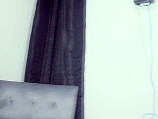 entrevista caliente a nueva chica delgada morena ella quiere una entrevista y su jefe le da un masaje en el culo