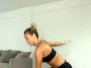 Detailed View Of Cameltoe In Sol Perez's Second Appearance.