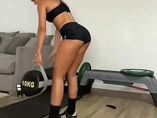 Detailed View Of Cameltoe In Sol Perez's Second Appearance.