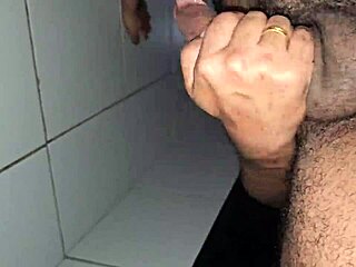 Esperando Um Macho Para Uma Boa Sacanagem