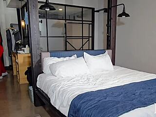 Melody mynx fucks bbc and walks with creampie