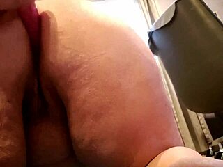 i masturbate my chubby pussy with dildo