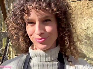 Мащехата шокира с публично показване на почивка, моли да сме близо за забавление