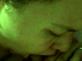 gozei na cara da puta depois de foder