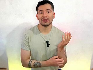 Jefe barista makes twink SUCK MONSTER COCK in coffee shop