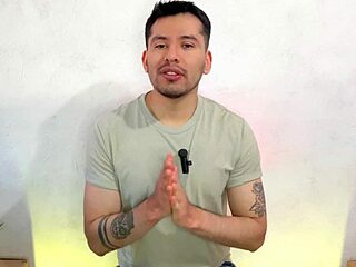 Jefe barista makes twink SUCK MONSTER COCK in coffee shop