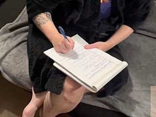 Hé fia megbukottál? Anya segít mély szopással