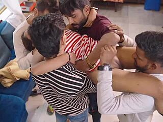 หนุ่ม Desi รุมเย็ดน้องสาวเลี้ยงในปาร์ตี้แกงค์แบงสุดฮาร์ดคอร์