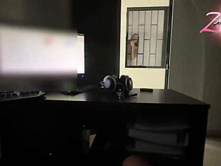 In Gratitude To My Neighbor I Give Him A Delicious Blowjob