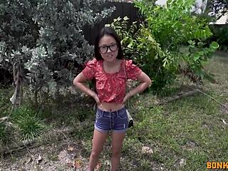 Люлу Чу китайская красотка жестко оттрахана в фургоне!