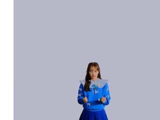 loona performs hula hoop in her mv, showcasing gay themes and moves.