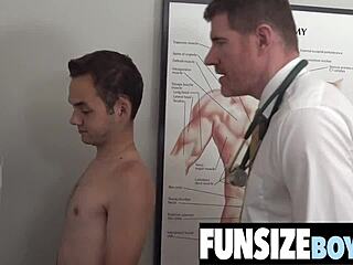 יו, חתיך נתפס ללא קונדום בין זין ענק לטווינק!