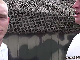 يا راجل جاهز لنيك مجنون في ثقب المجد الشواذ؟