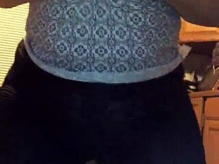 Big booty wife dances and shakes her ass enticingly