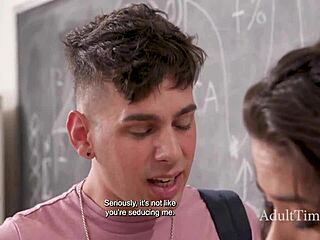 Victoria Voxxx и Kai Jaxon сходят с ума, пока её жопа принимает жесткий студентский трах