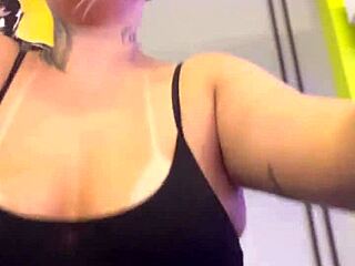 Watch my wet pussy and hard tits in the gym?