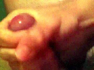 Watch me cumming hard!