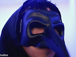 We play with keys in swingers group