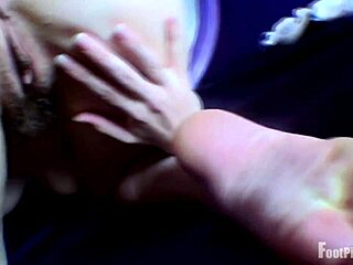 hey check out ms nacke getting into that hairy toes footfetish vibe