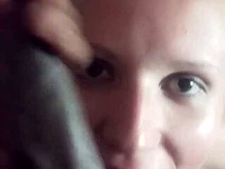 Лена Старр неожиданно получает кумшот в глаз от минета большому хую