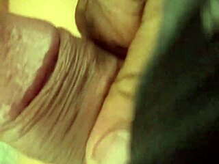 Masajista gets hot seeing big ass and lets me fuck it