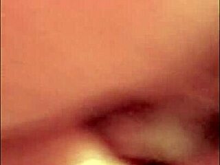 se graba sin bragas para despues buscar al primer hombre que le haga un anal profundo