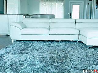 Saatiinko mut kiinni runkkaamasta iso kyrpäni elokuva-illassa?