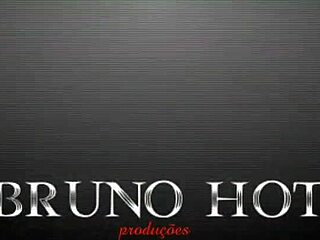 Худая соседка сосёт мой член, пока сперма не выливается!