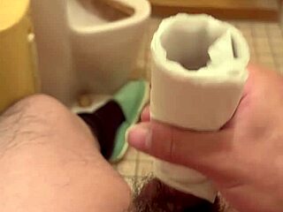 I can't stop watching this Japanese solo amateur getting off in private