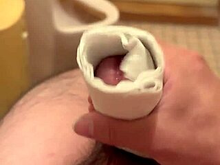 この日本人の素人ソロがプライベートでイクのを見続けるのがやめられない