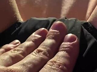 Just masturbating here, feeling so sexy