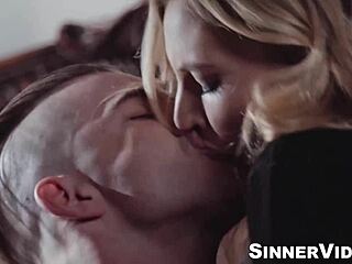 ضرب عميق ومتحمس من بلوند mona wales وناثان برونسون الساخن