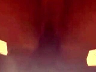 Дикая рыжая секретарша наклоняется и трахает босса в межрасовом сексе