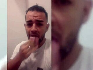 Coroa Pays Me to Suck His Dick in Gym Locker Room