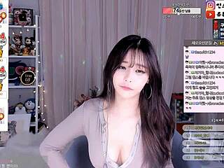 Korean Girl Dances Sexy for Friends in Cute Outfit