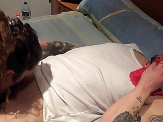 I masturbate with wifes panties before blowjob cumshot