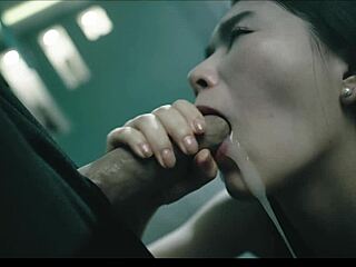 Amatőr csapat hajlitja szét a kövér Tory Sir-it mélytorok doggy lovaglás és misszionárius baszással vadul